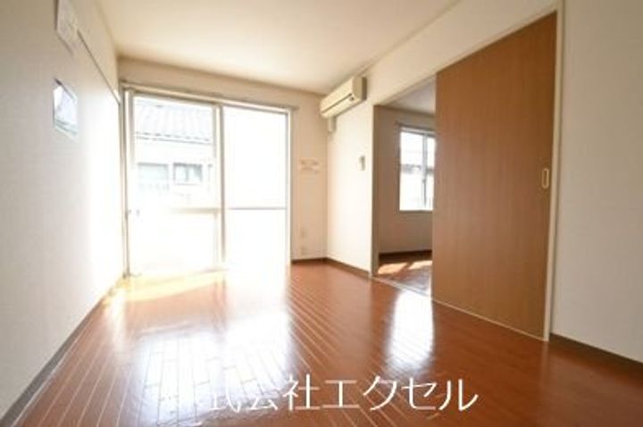 東京都東大和市向原4(アパート)の賃貸物件の居間