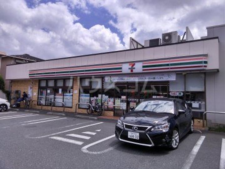 ポーリュシカ・ポーレの周辺