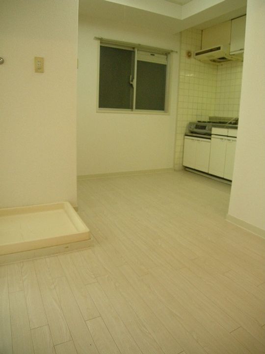 サンビラ大手前の居間
