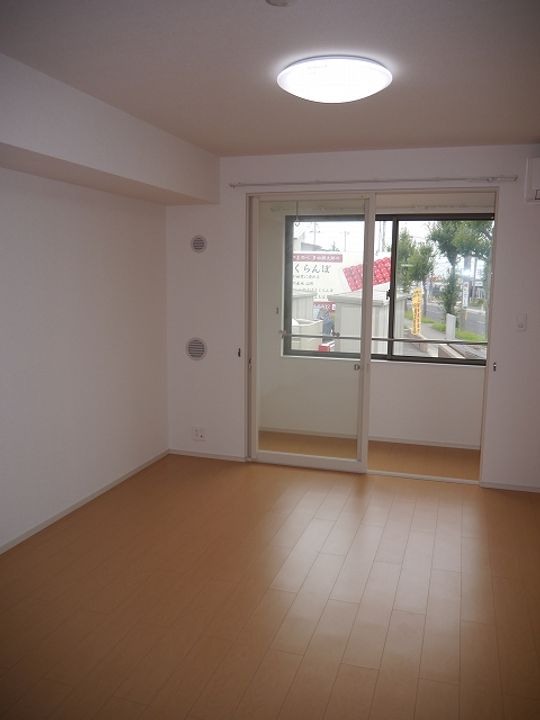 山形県山形市松波1(アパート)の賃貸物件の居間