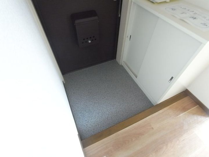 メゾンコスモの玄関