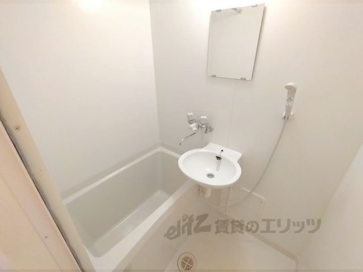 レオパレスシャルマンコートの風呂