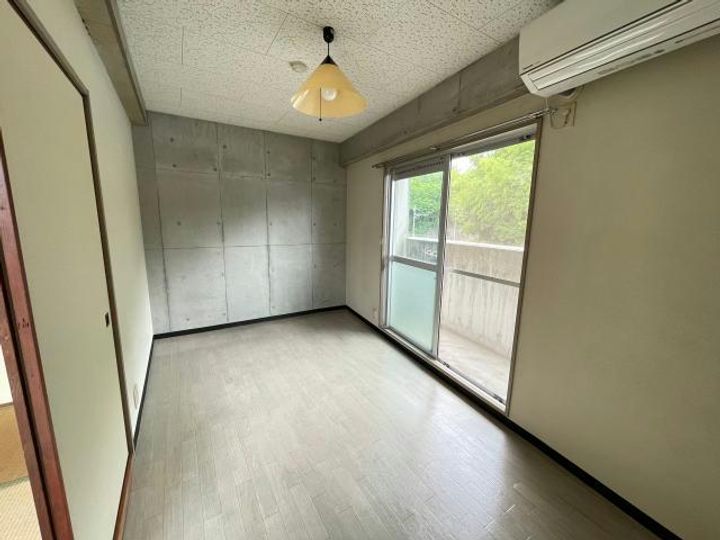山口県岩国市川西4(マンション)の賃貸物件の居間