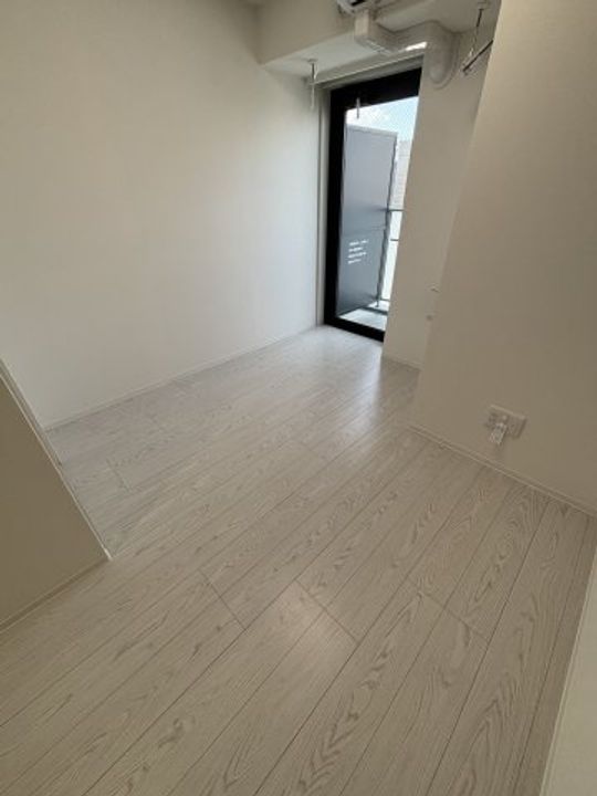 Alivis船橋Eastの居間