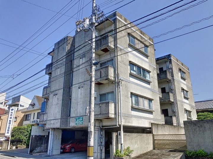 ヴィラ アンソレイエ葛島の外観