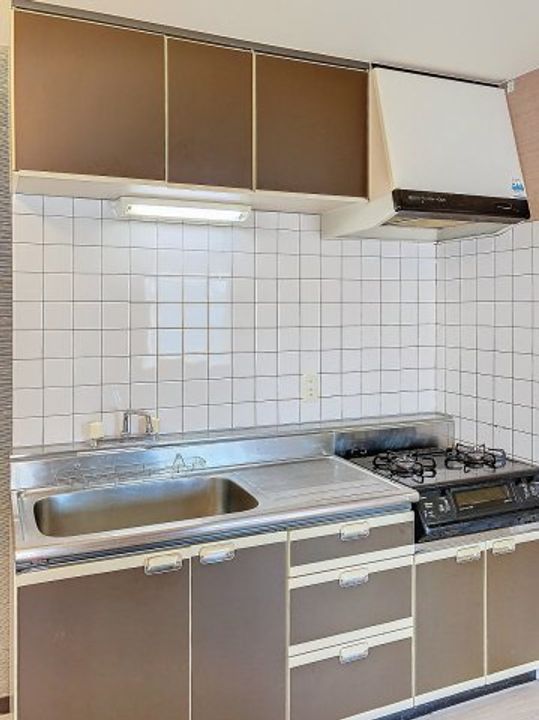 ヴィラ アンソレイエ葛島のキッチン