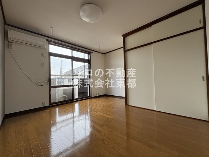 シティハイム ファミリー三沢の居間