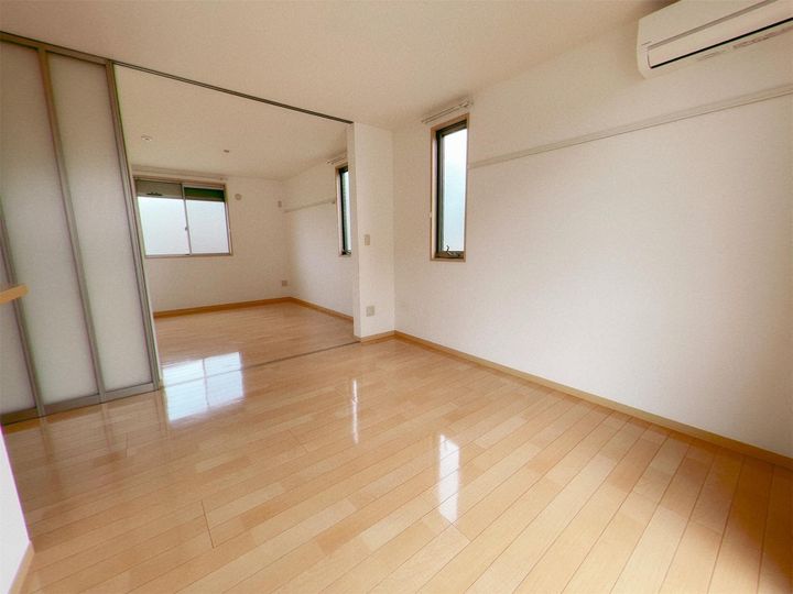 プルミエールBの居間