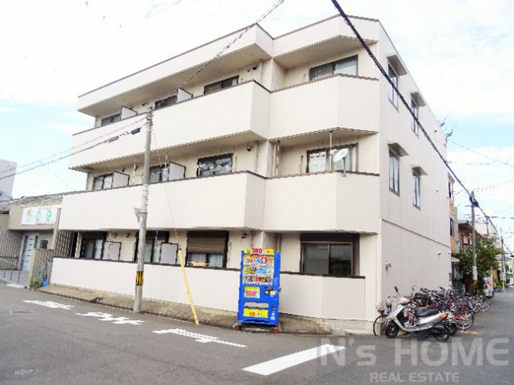 リリーブ1号館の外観