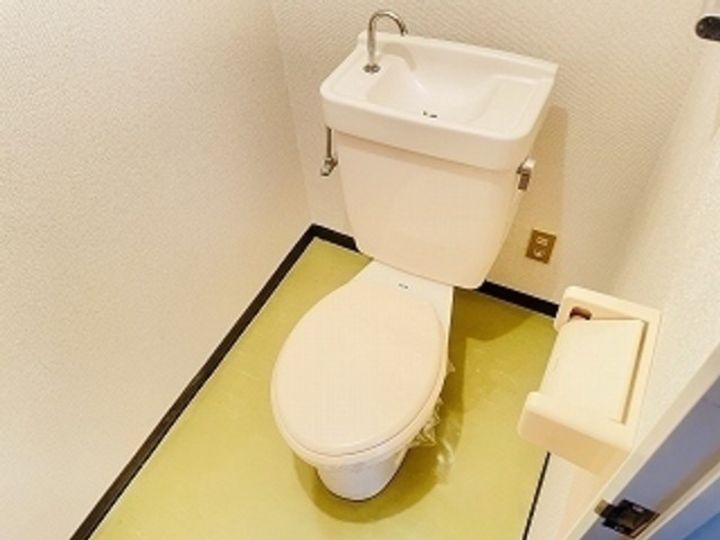 トレビアンビルの内装
