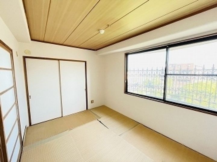 トレビアンビルの内装