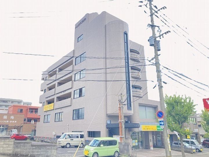 トレビアンビルの外観