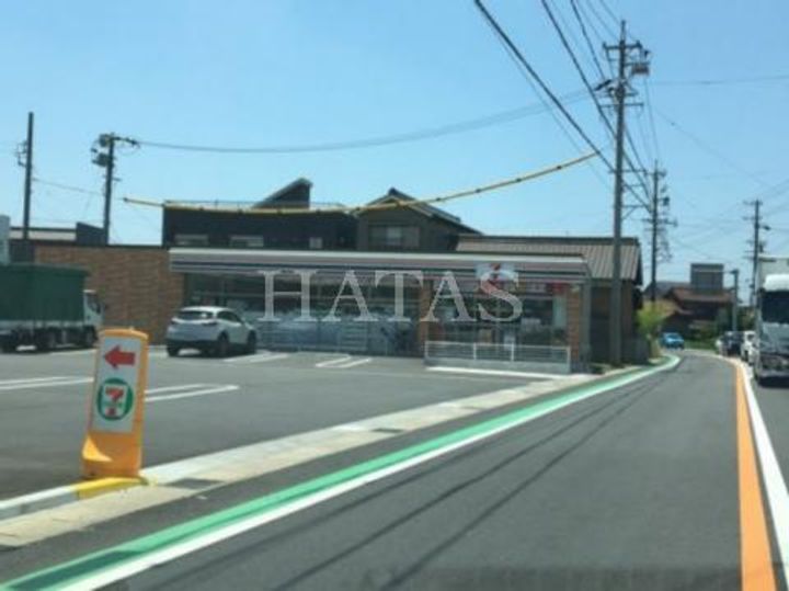 ラシーヌニツ家の周辺