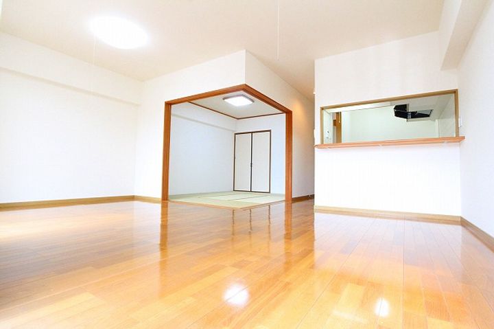 長崎県佐世保市ハウステンボス町(マンション)の賃貸物件の居間