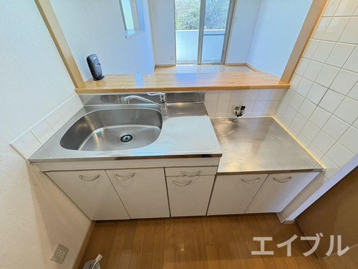 ロイヤルパレス1のキッチン