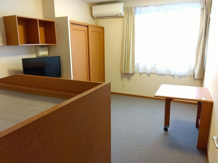 レオパレスカマン セジュールの居間