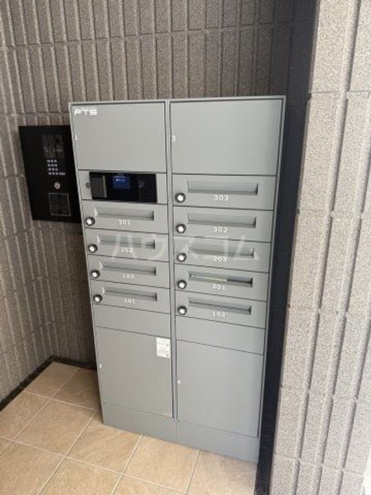 クレスコート岸町の地図