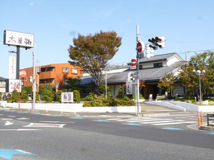 クレスコート岸町の周辺