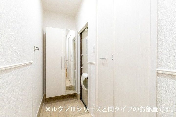 大阪府岸和田市額原町(アパート)の賃貸物件の玄関
