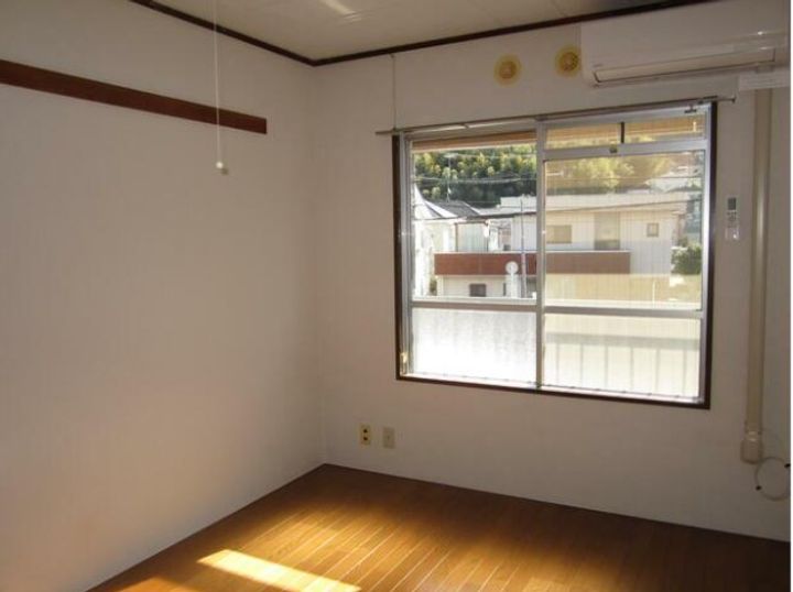 ハイツタカハシの居間