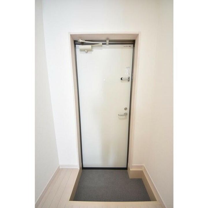 新子安ヒルズの玄関