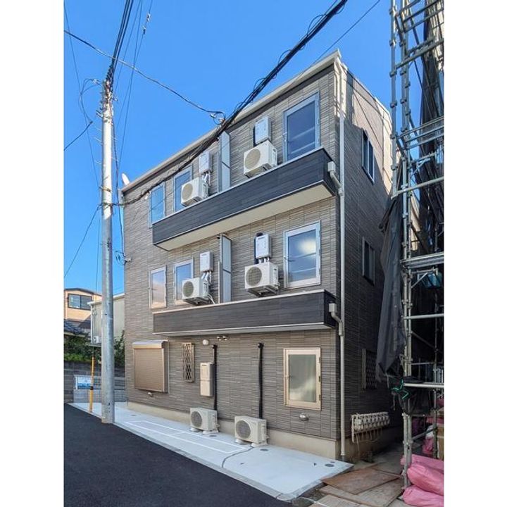 新子安ヒルズの外観