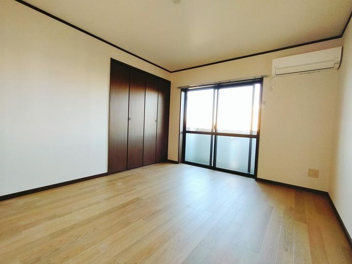 辻産業第10ビルの居間