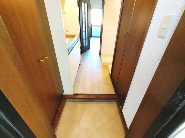 辻産業第10ビルの玄関