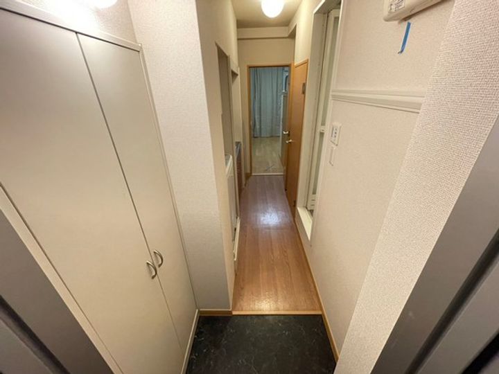 レオパレスCedrusの玄関