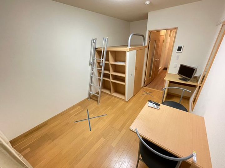 レオパレスCedrusの居間