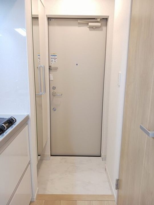 エスポワール鶴江 Cの玄関