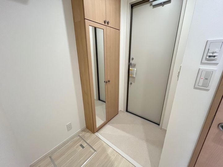 グランボナールAの玄関