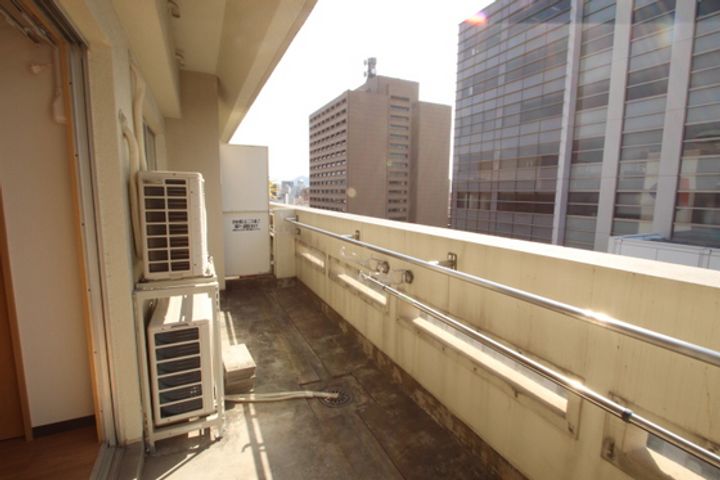 本逕寺ビルの内装