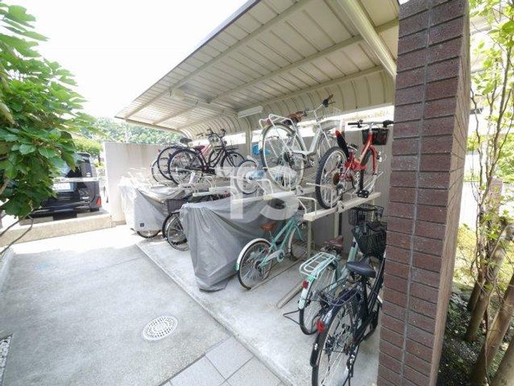 神奈川県横浜市港北区新吉田東8(マンション)の賃貸物件の地図