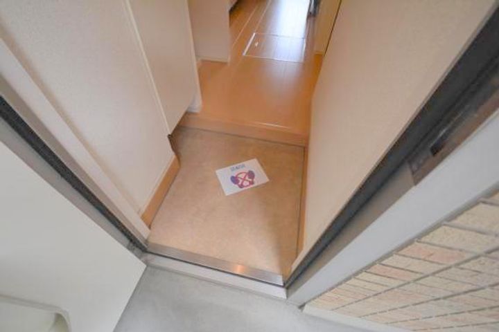 エクレール上小阪の玄関