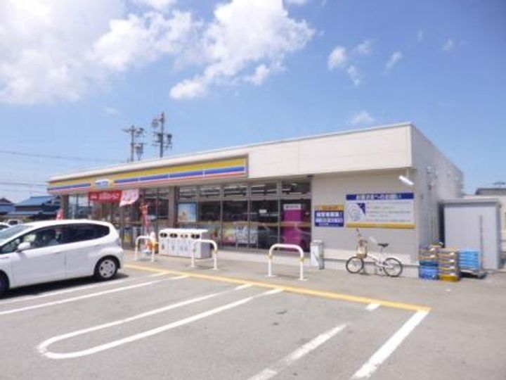 ライラックBの周辺