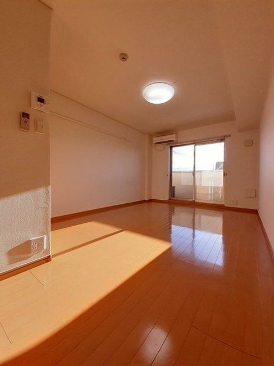 モダン・サニー・レジデンスの居間