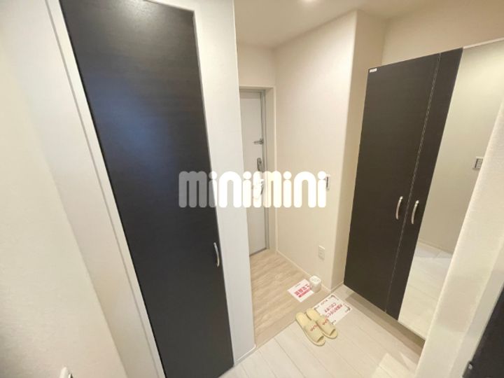 THE BLOSSOM 新栄の玄関