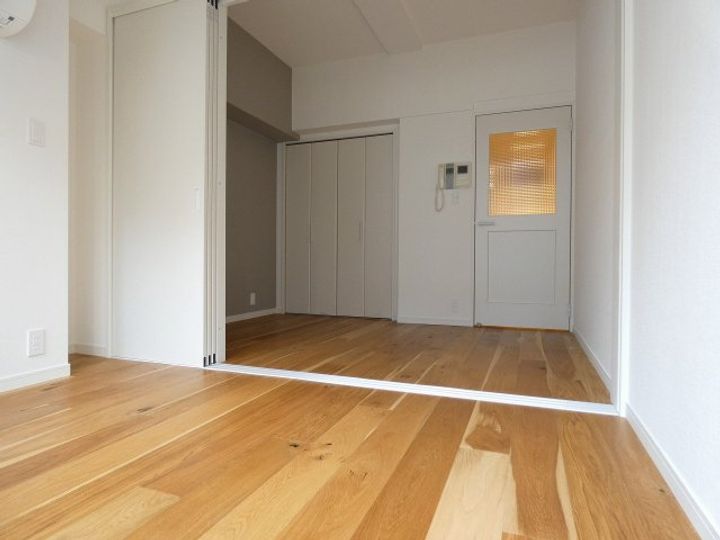 東京都港区三田3(マンション)の賃貸物件の居間