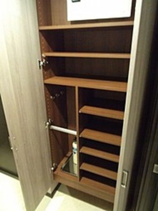 東京都港区芝浦4(マンション)の賃貸物件の玄関