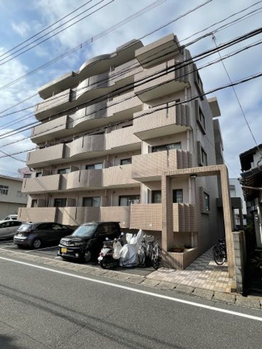 ウイング郡元の外観