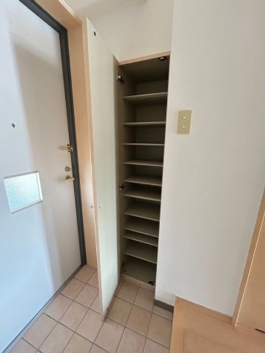 FLATHILL広国際通りの玄関