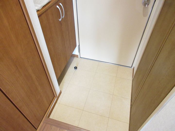 学園西カレッジハイツの玄関