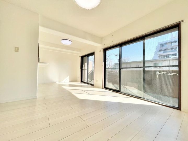 香梅マンション菅の居間