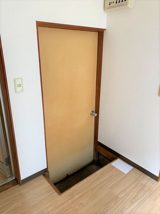 コーポさかよしの玄関