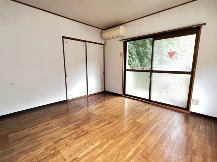 メープルハイツ沢田の居間