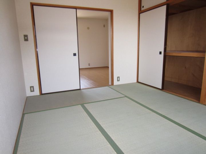 ラッキービレッジの居間