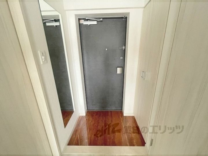 プレジオ荒本新町の玄関