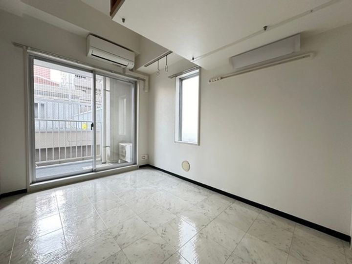 ファンタジービルの居間