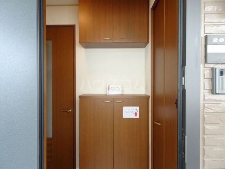 カーサ・ヴィオラ Aの玄関